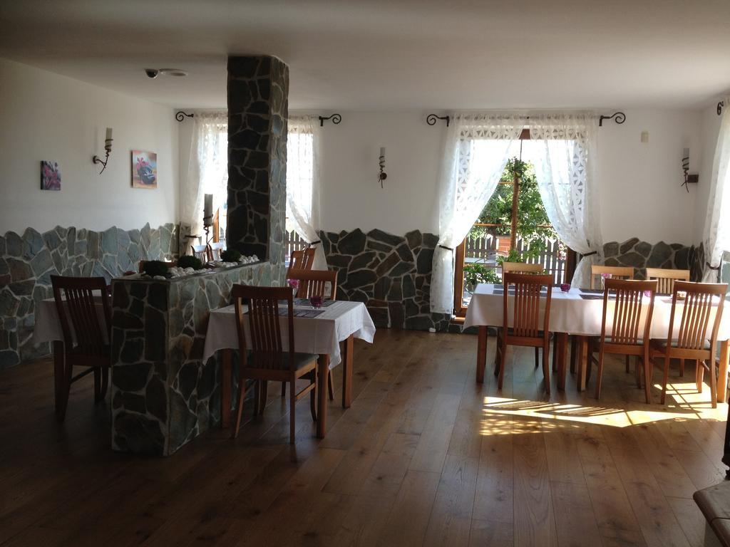 Motel U Krbu Vestec  Exterior photo