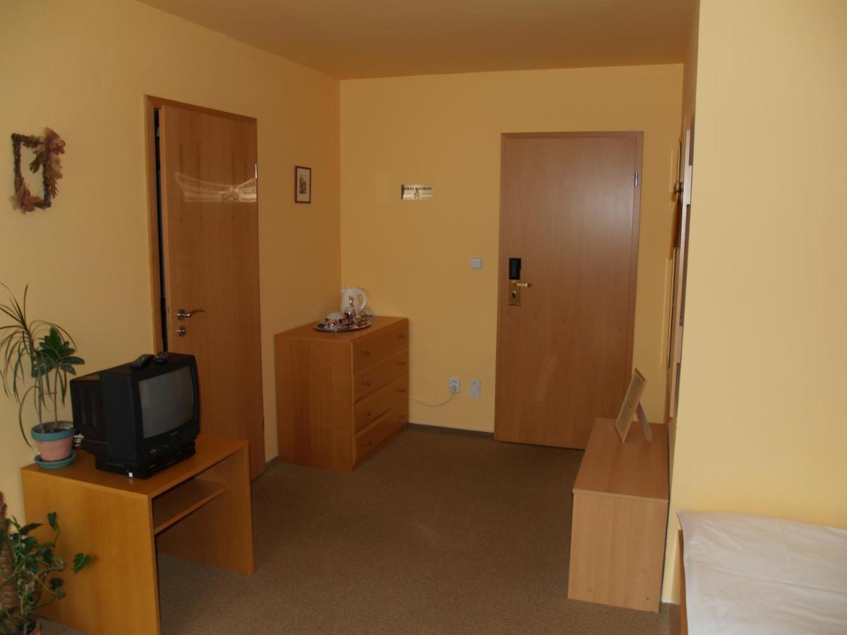 Motel U Krbu Vestec  Room photo
