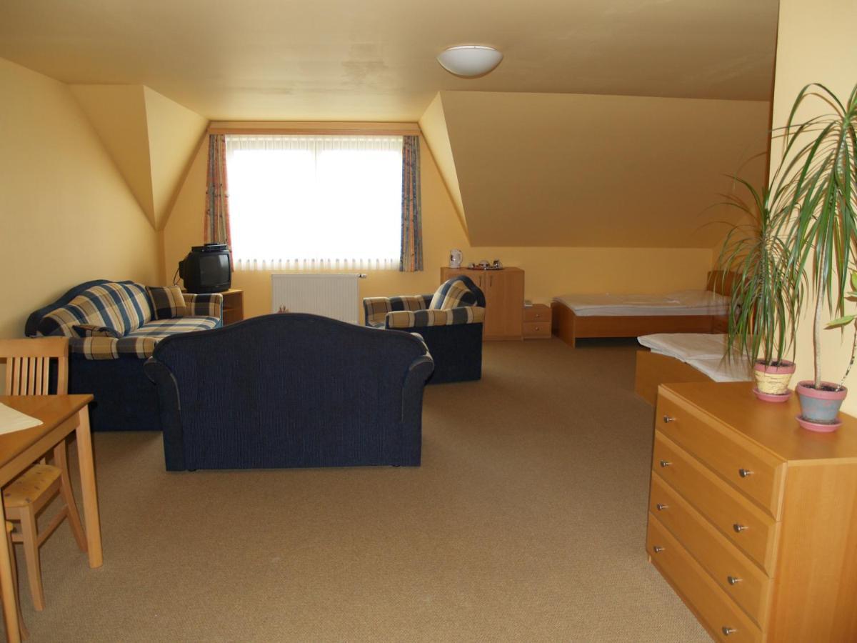 Motel U Krbu Vestec  Room photo